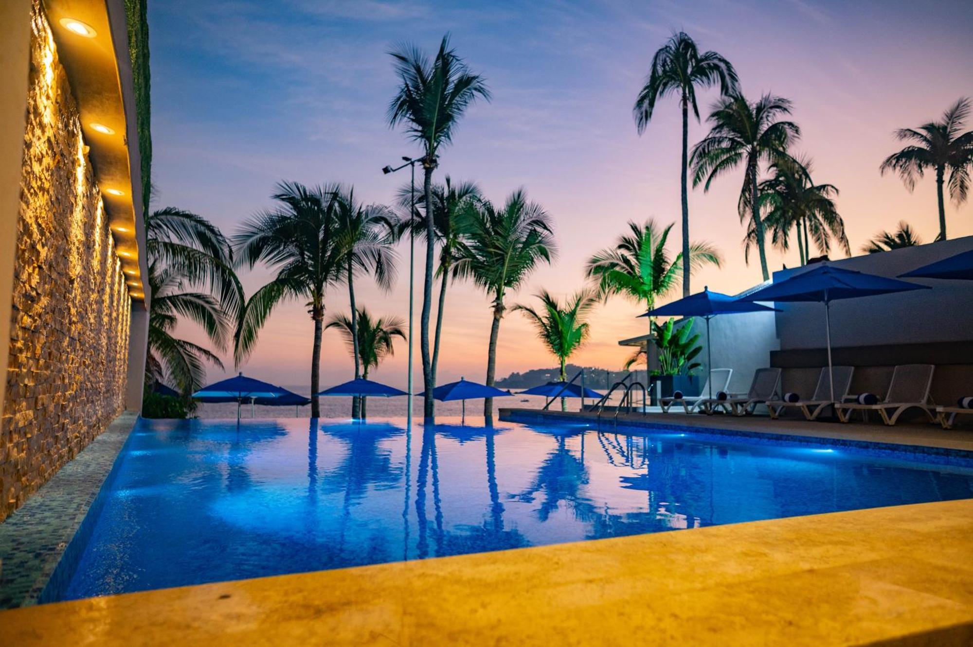 Ritz Acapulco All Inclusive Exterior foto Infinity pool at the hotel